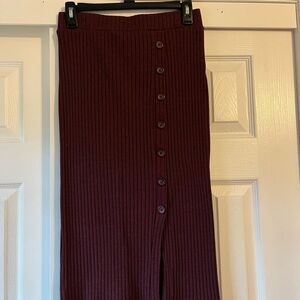 Time and Tru Marled Burgundy Ribbed Midi Skirt